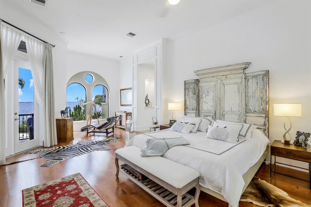 518 Coral Dr, Cape Coral, FL 33904