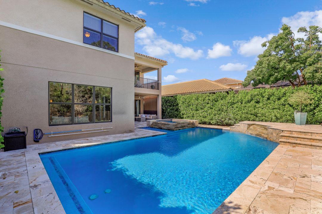 3407 Pacific Dr, Naples, FL 34119