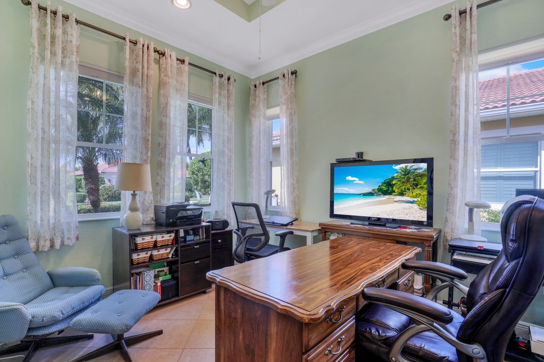 13564 Manchester Way, Naples, FL 34109