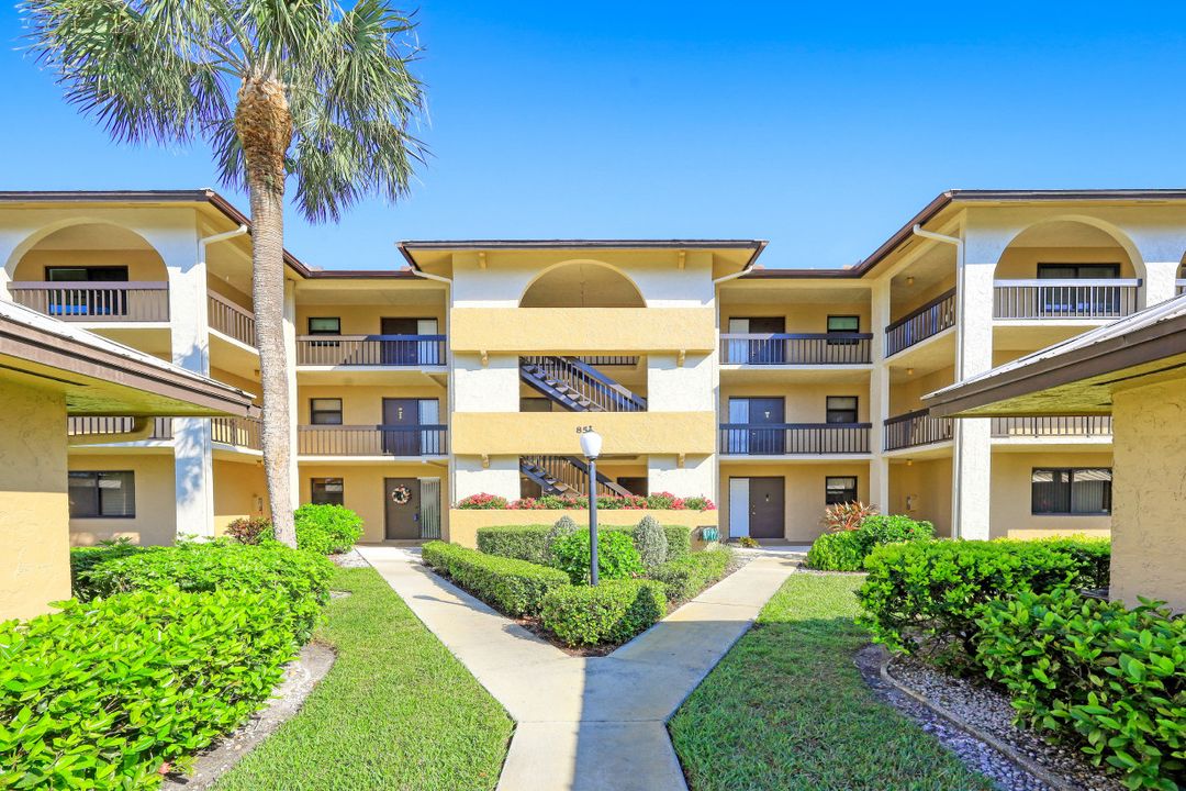 85 St Andrews Blvd #106, Naples, FL 34113