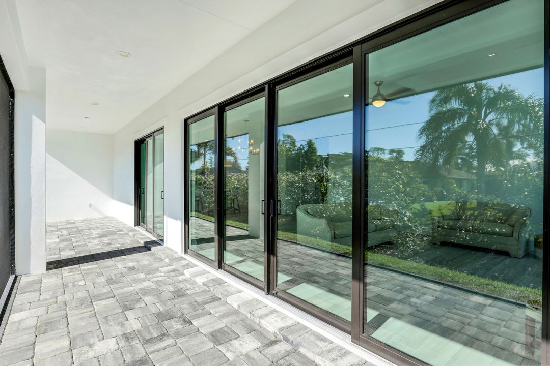 226 Legacy Ct, Naples, FL 34110