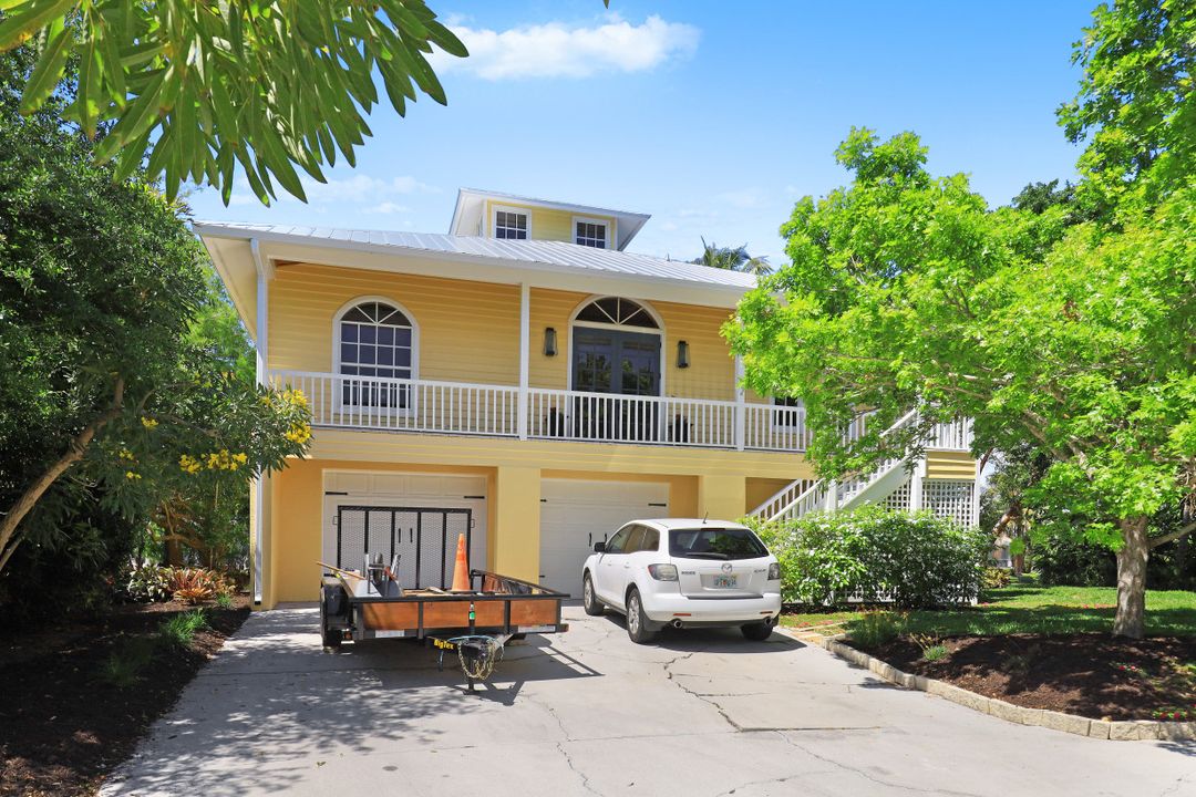 412 Barcelona Ct, Marco Island, FL 34145