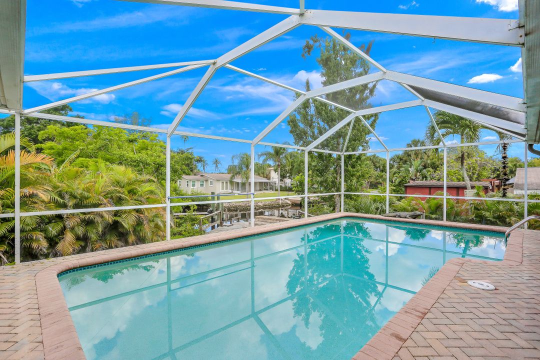 27313 Buccaneer Dr, Bonita Springs, FL 34135