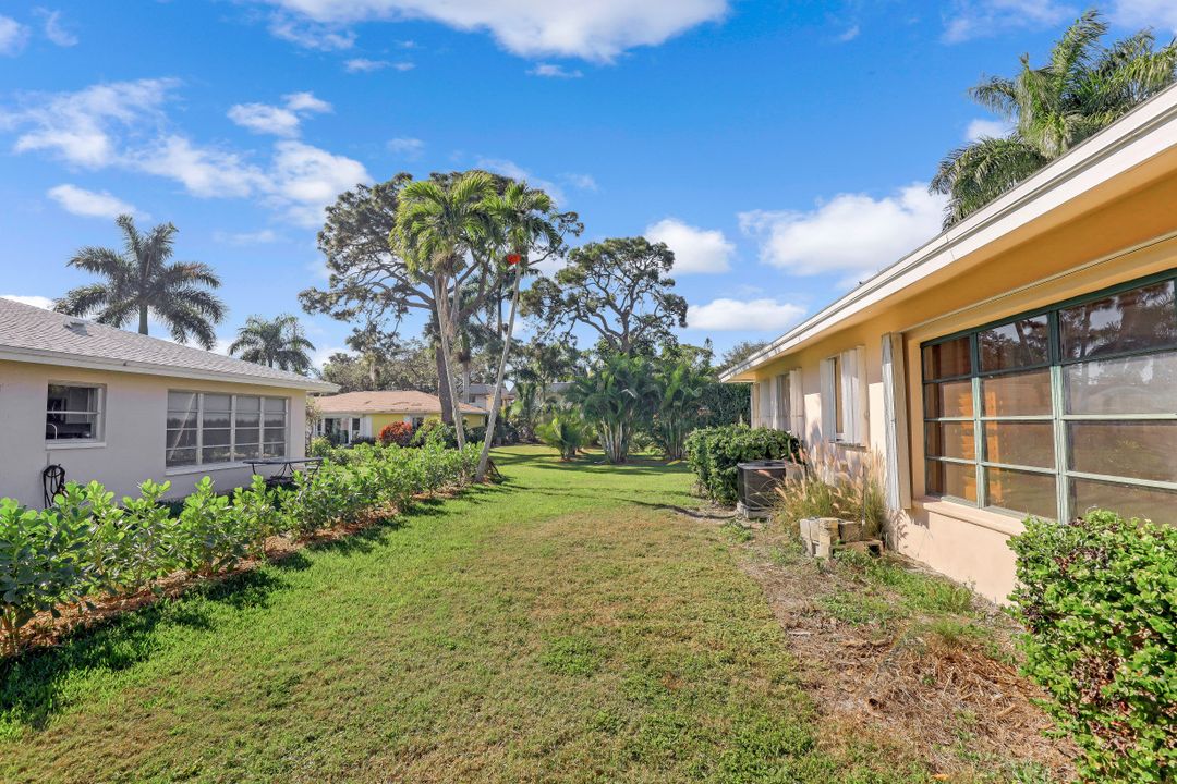 19 Crooked Ln, Naples, FL 34112