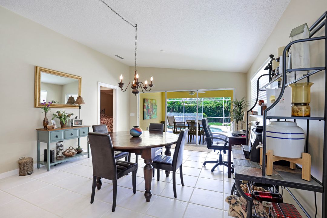 4209 St George Ln, Naples, FL 34119