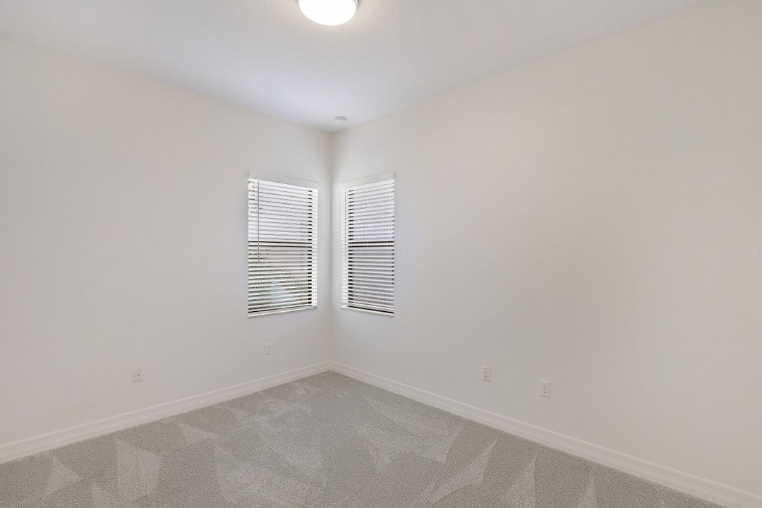 3171 Pacific Dr, Naples, FL 34119