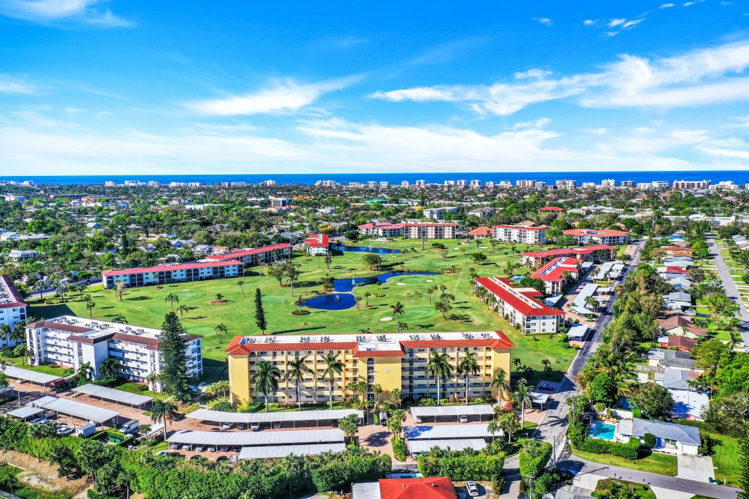 21 High Point Cir E #108, Naples, FL 34103