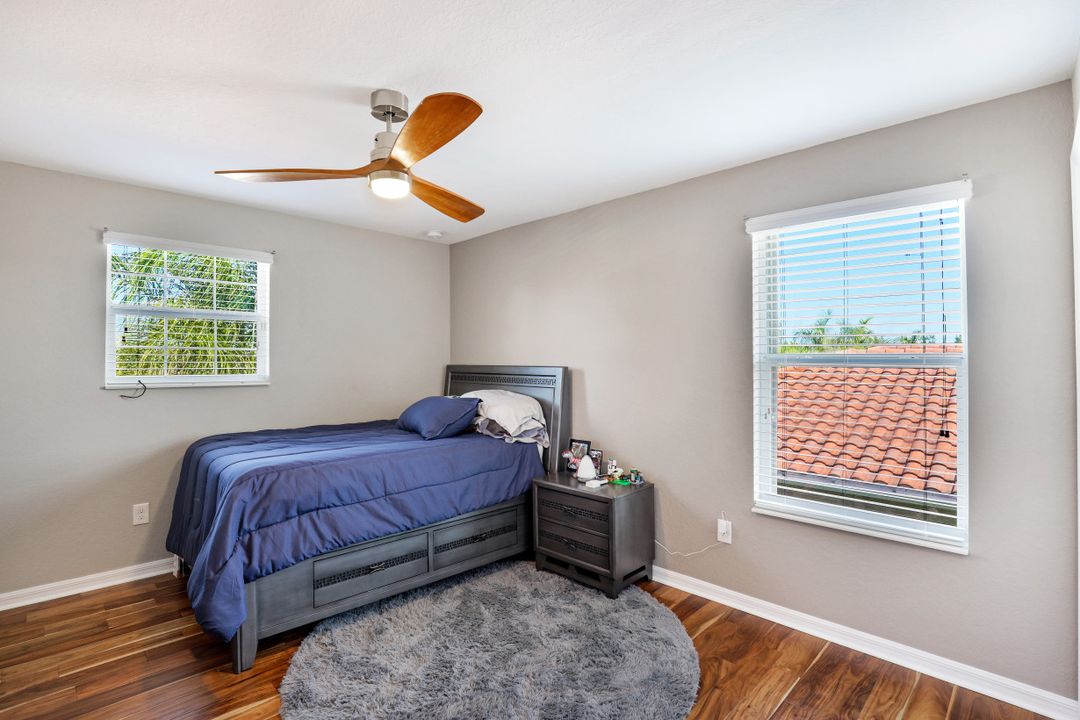 2262 Vermont Ln, Naples, FL 34120