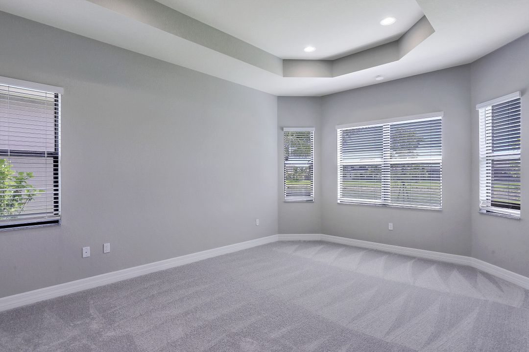 4549 Kensington Cir, Naples, FL 34119