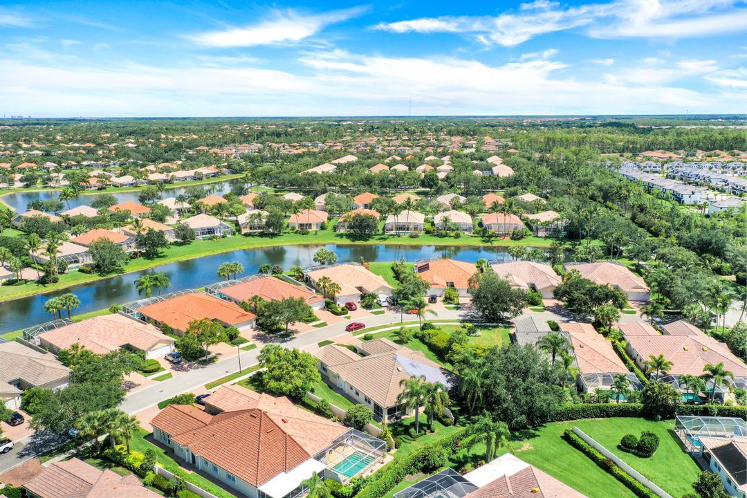 3343 Cayman Ln, Naples, FL 34119