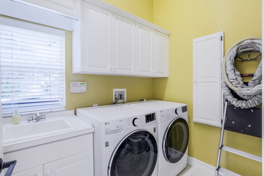 530 Taylor Ct, Marco Island, FL 34145