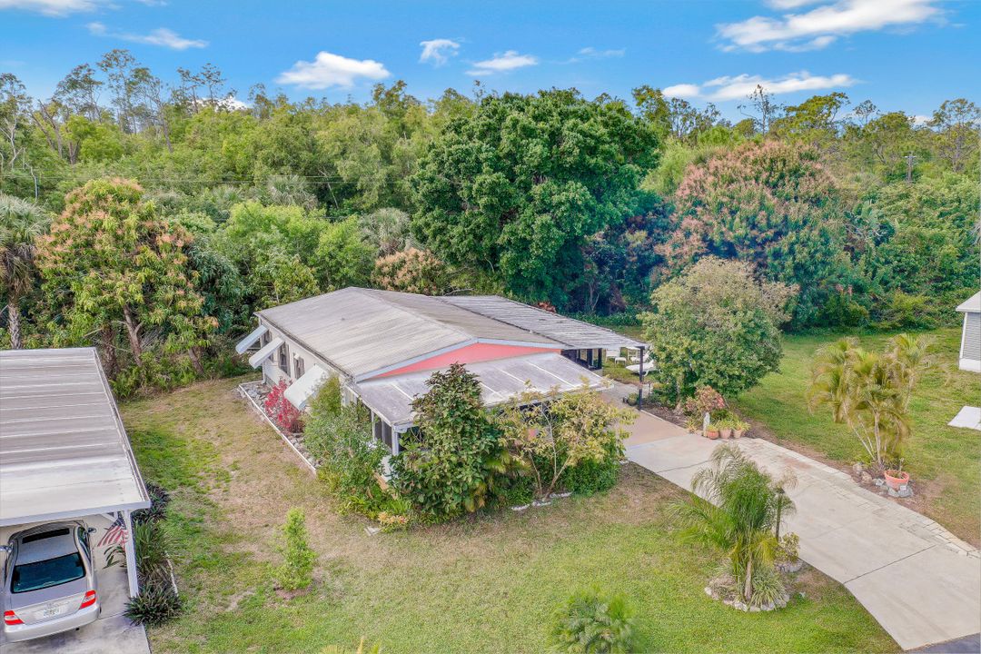 211 Grosbeak Ln, Naples, FL 34114