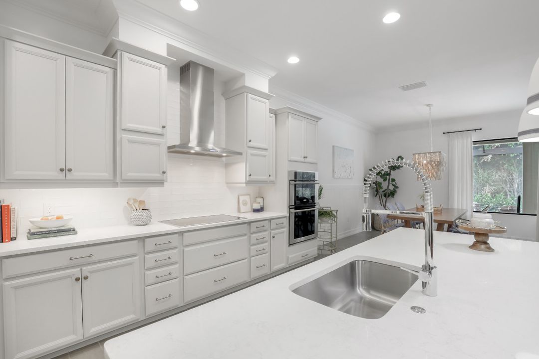 1431 Mockingbird Dr, Naples, FL 34120