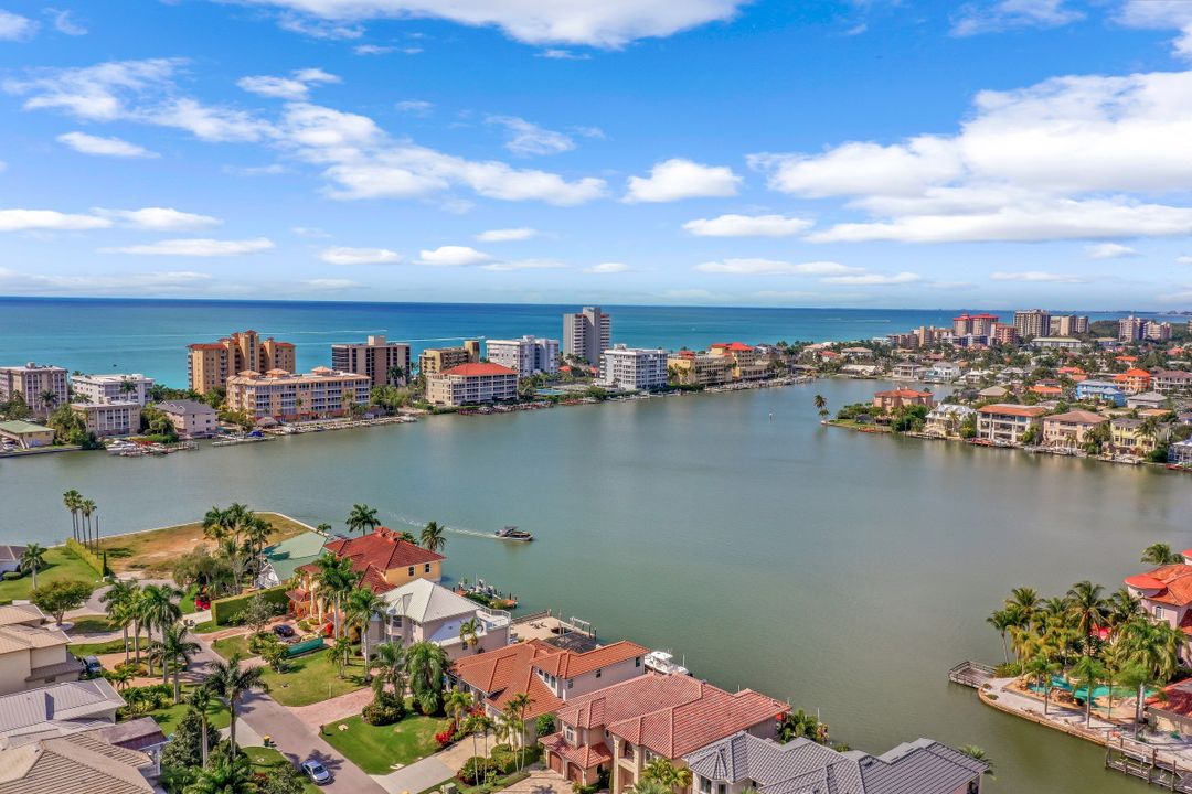 343 Oak Ave, Naples, FL 34108