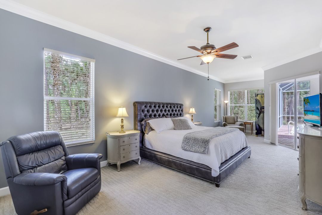 4571 Pine Ridge Rd, Naples, FL 34119