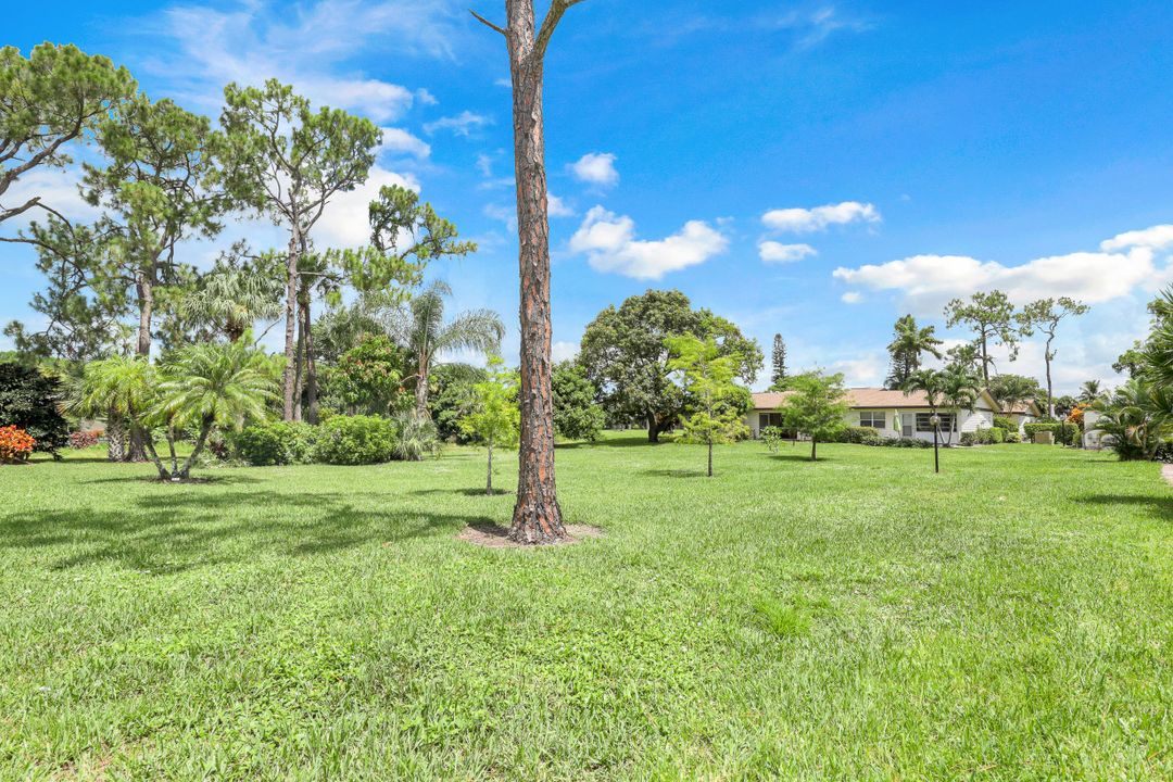 1062 Pine Isle Ln  #1062, Naples, FL 34112