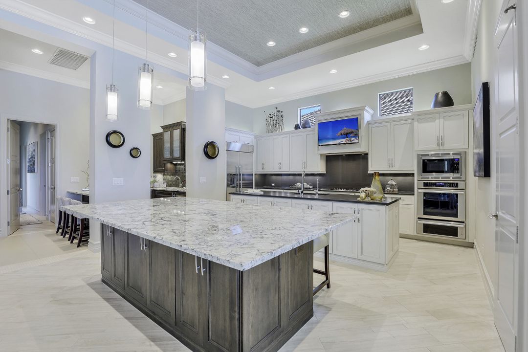 16434 Seneca Way, Naples, FL 34110