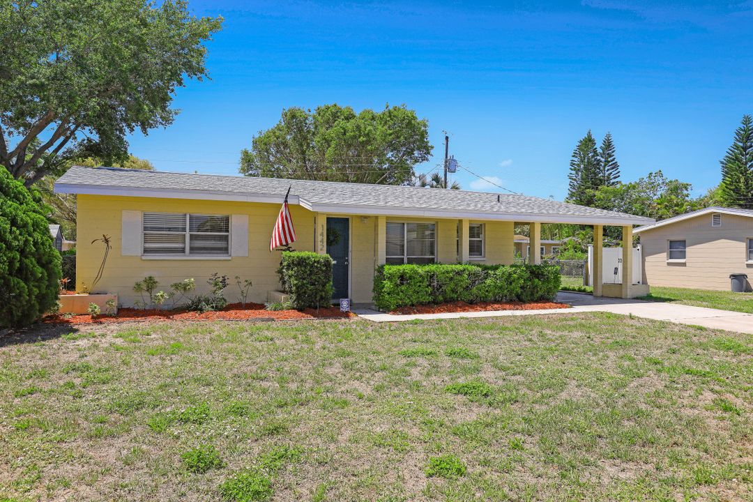 1442 Byron Rd, Fort Myers, FL 33919