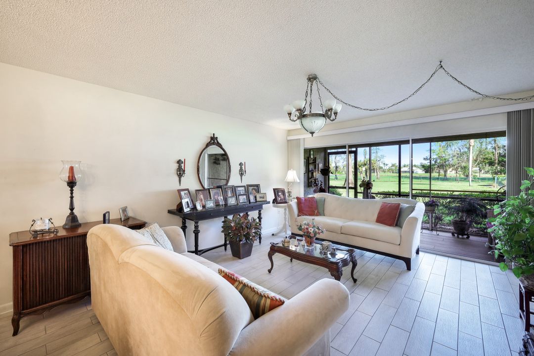 85 St Andrews Blvd #106, Naples, FL 34113