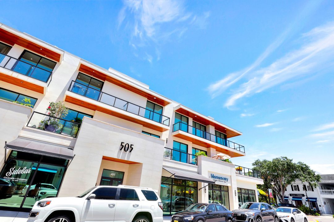 505 5th Ave S #303, Naples, FL 34102