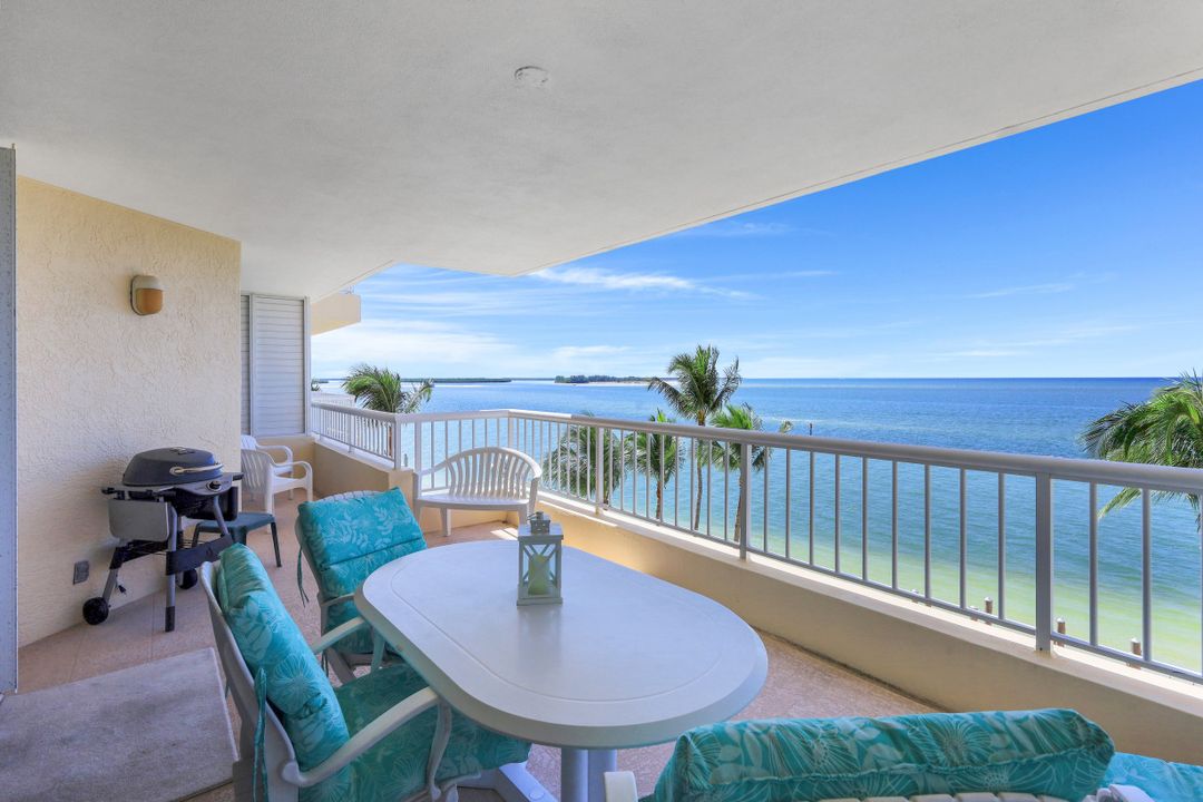 990 Cape Marco Dr #405, Marco Island, FL 34145