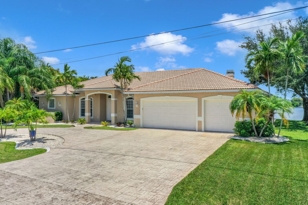 411 SW 49th Ln, Cape Coral, FL 33914