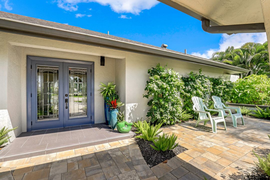 2201 Noble Ct, Naples, FL 34110