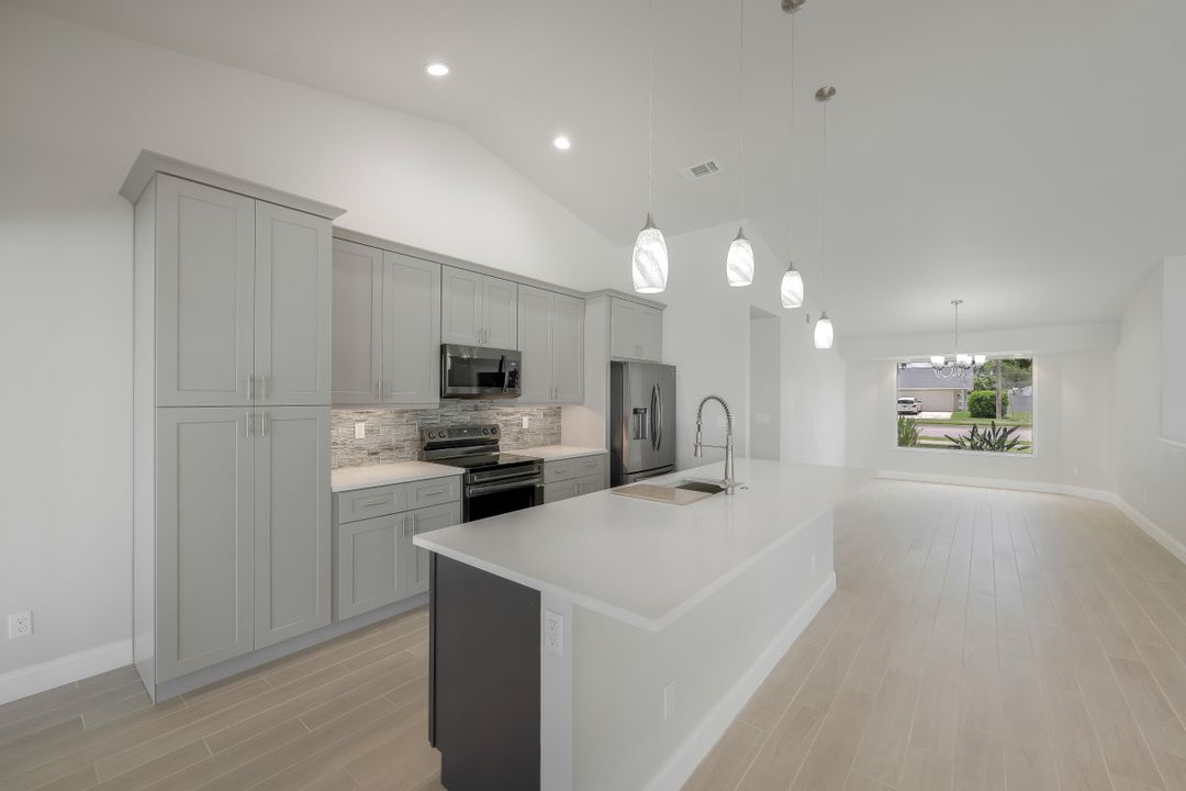 1014 Hancock Bridge Pkwy, Cape Coral, FL 33990