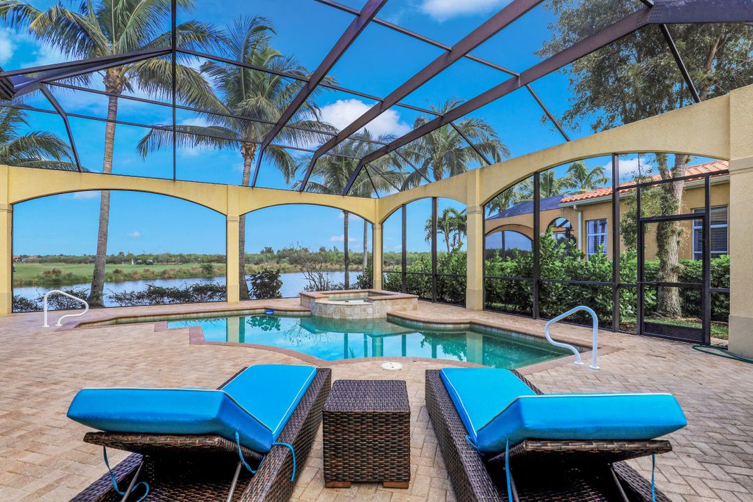 8560 Bellagio Dr, Naples, FL 34114