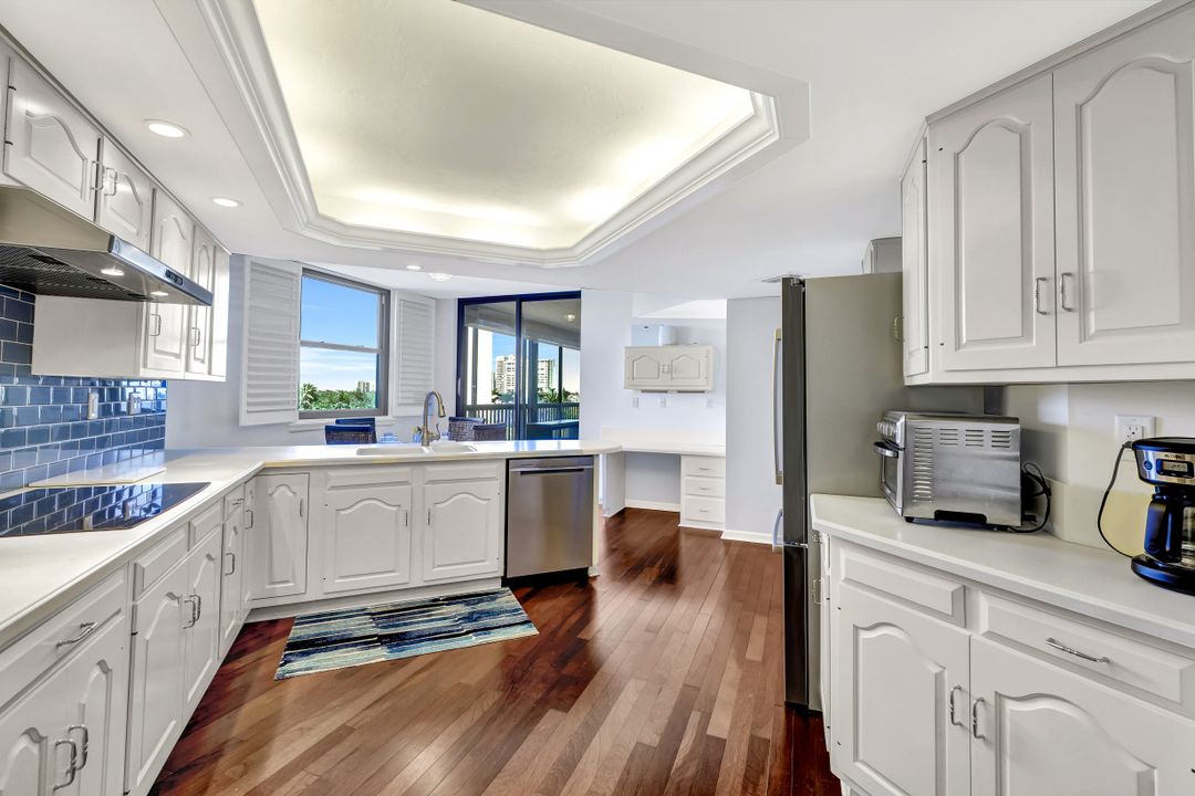 6075 Pelican Bay Blvd #406, Naples, FL 34108