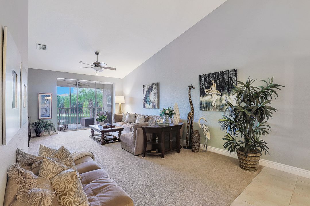 2120 Cay Lagoon Dr #223, Naples, FL 34109