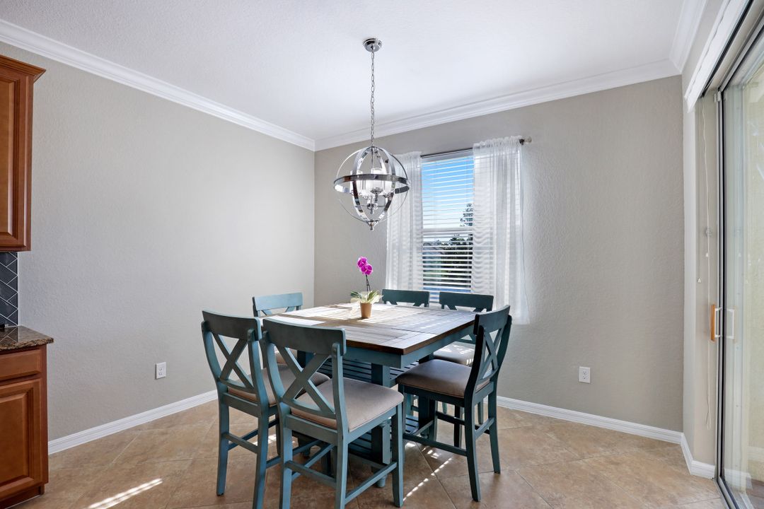 2262 Vermont Ln, Naples, FL 34120