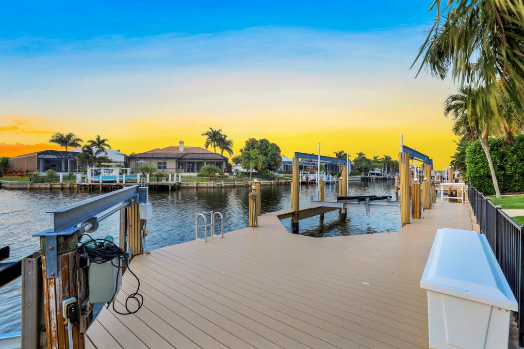 1552 Buccaneer Ct, Marco Island, FL 34145