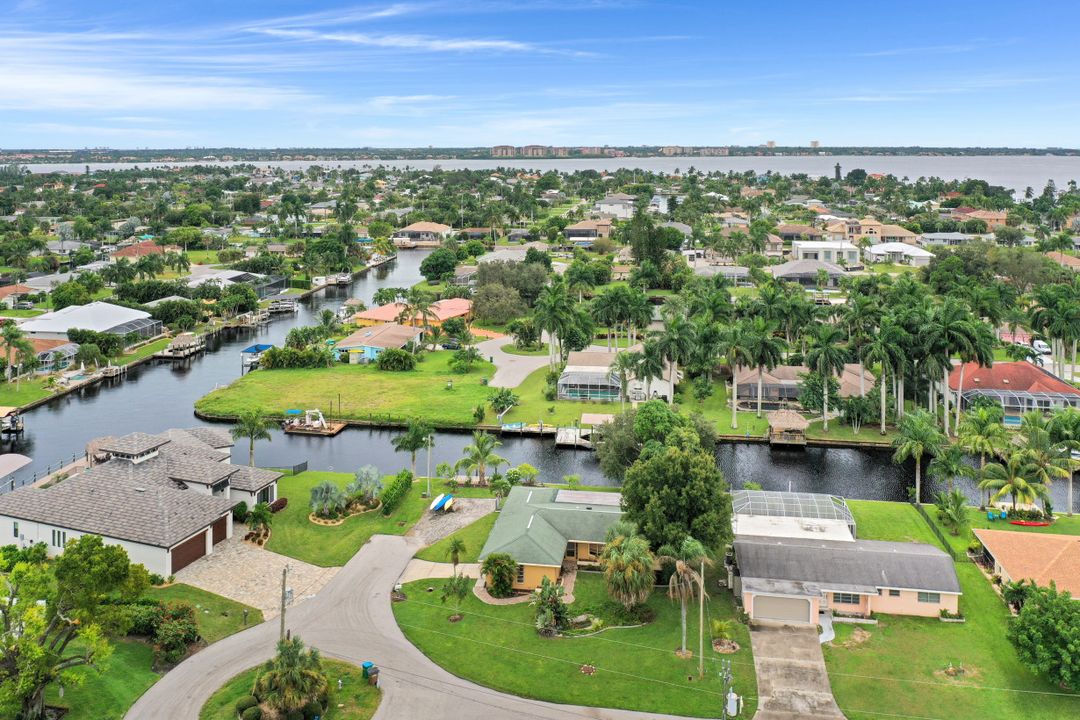 846 Monticello Ct, Cape Coral, FL 33904