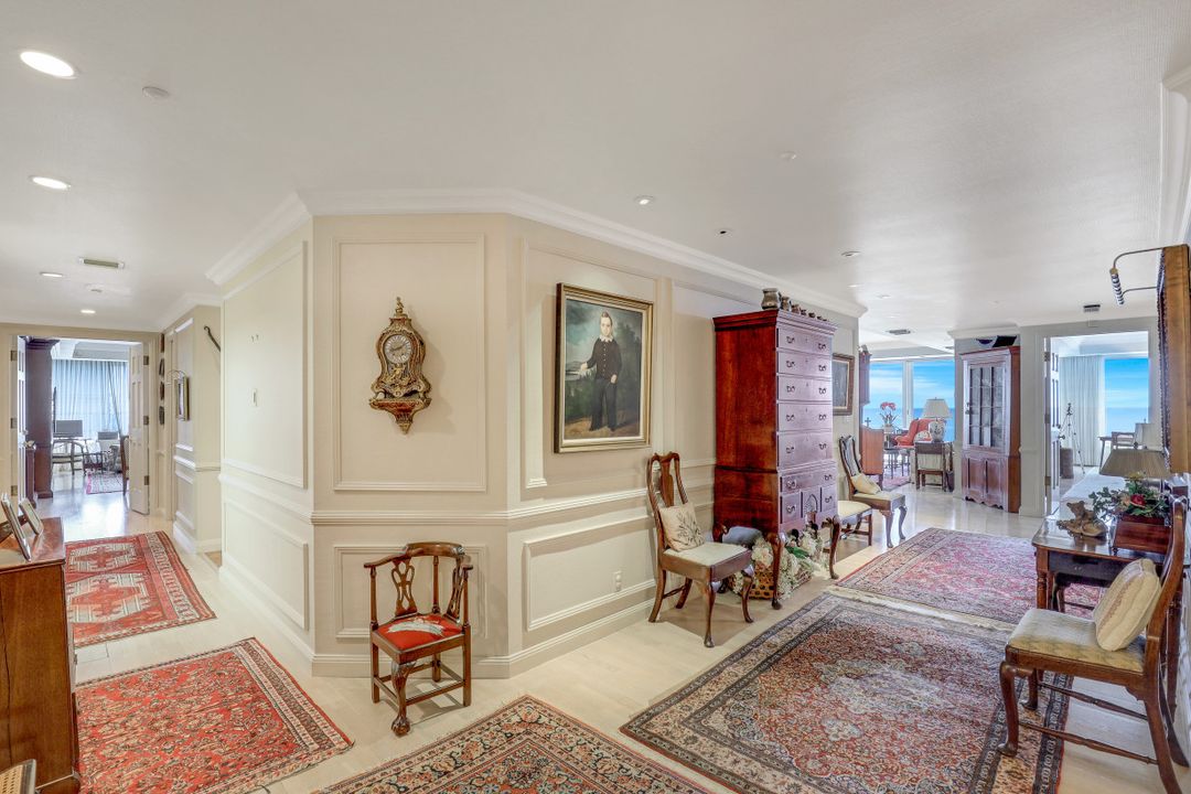 10 Seagate Dr #6S, Naples, FL 34103