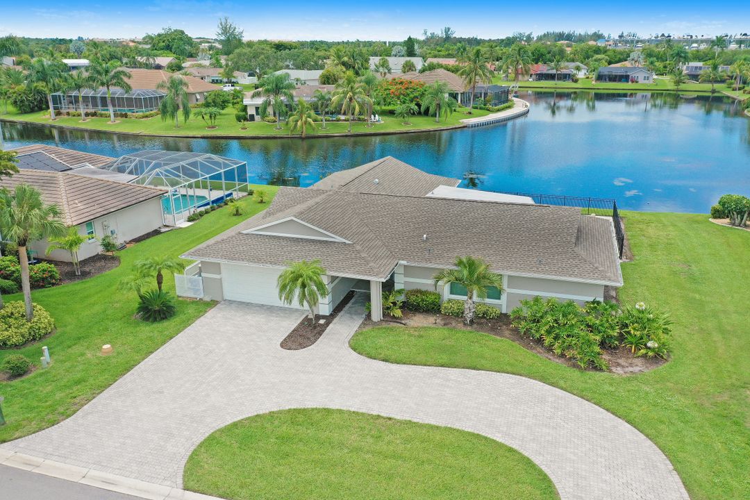 922 S Town and River Dr, Fort Myers, FL 33919