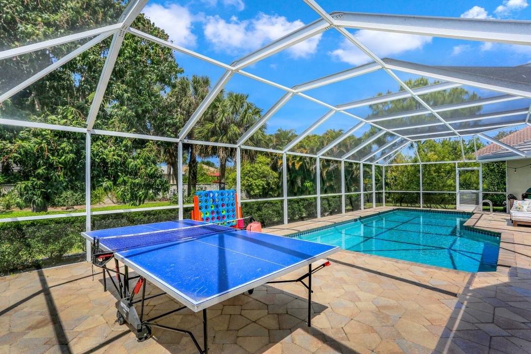 7359 Stonegate Dr, Naples, FL 34109