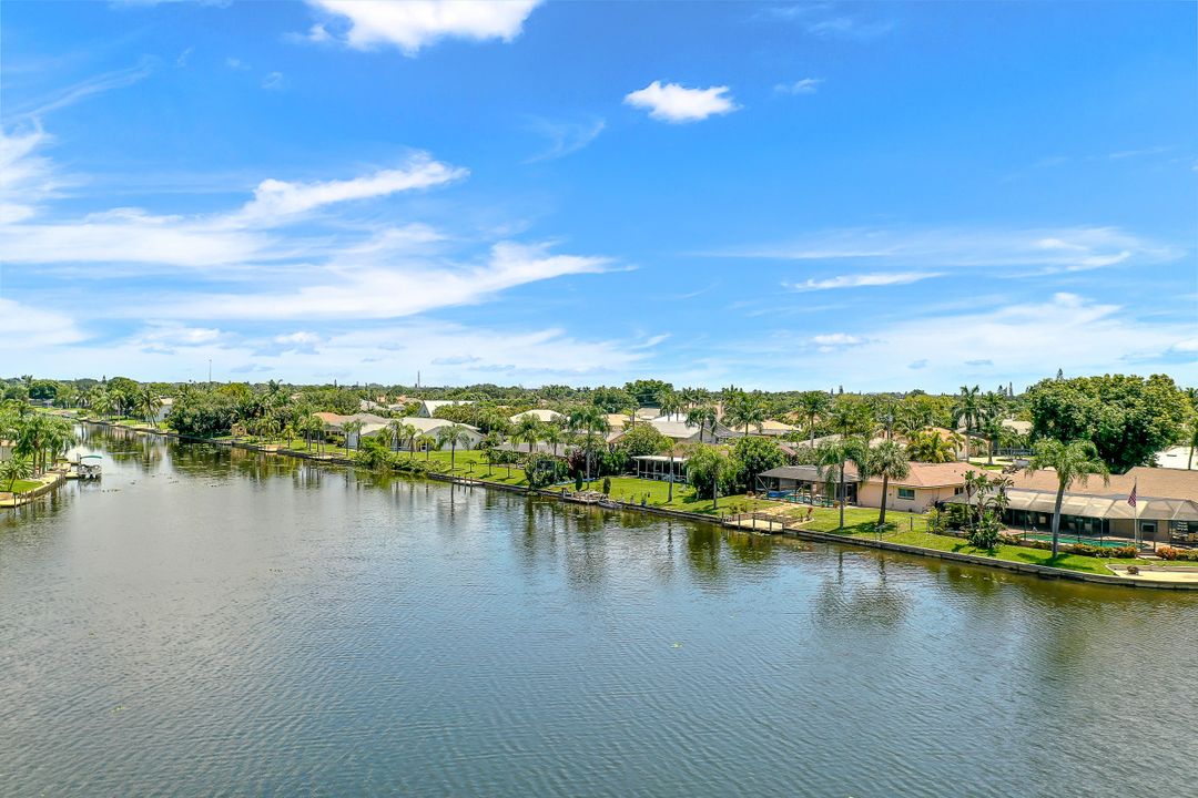2002 SE 6th Ave, Cape Coral, FL 33990