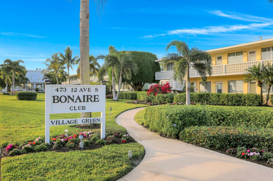 473 12th Ave S #B-9, Naples, FL 34102