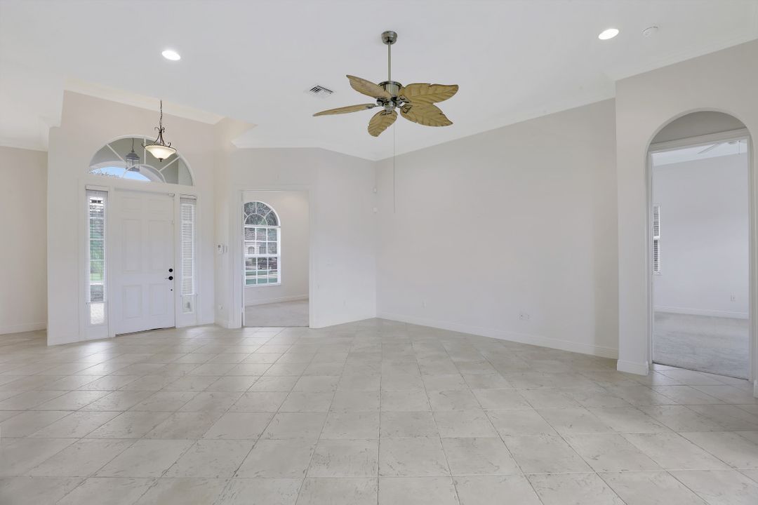 10196 Avonleigh Dr, Bonita Springs, FL 34135