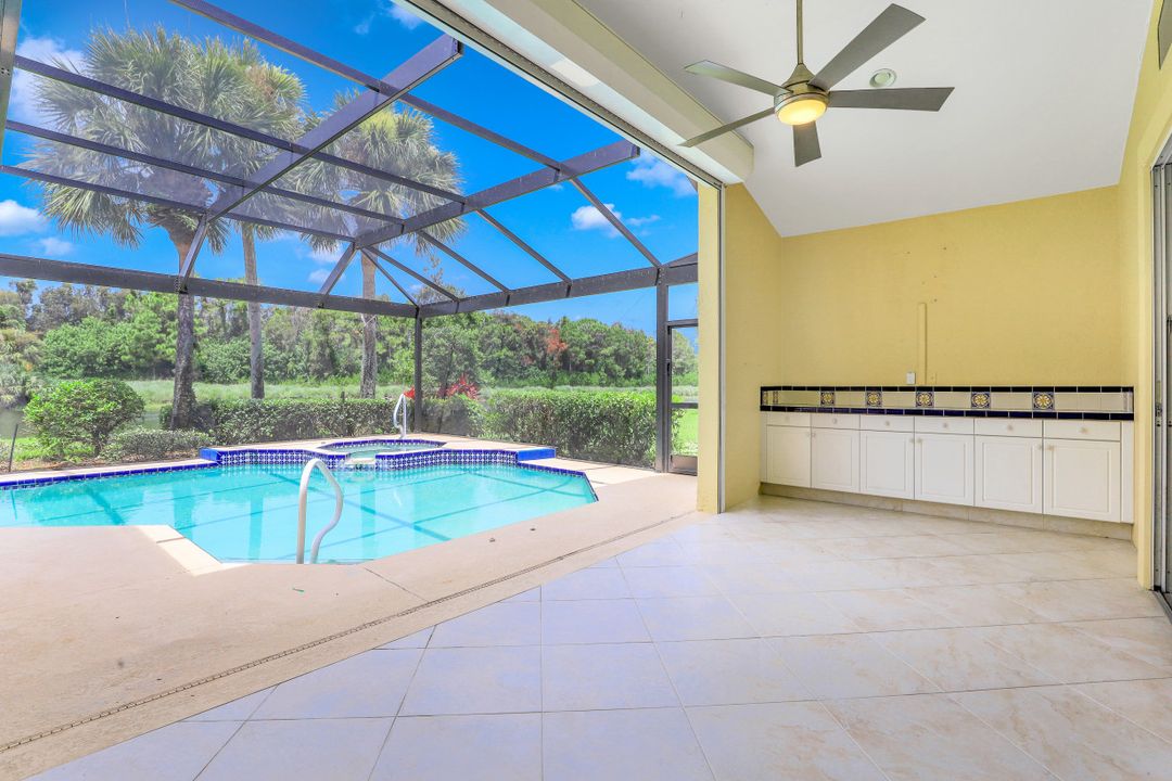 9224 Spring Run Blvd, Bonita Springs, FL 34135