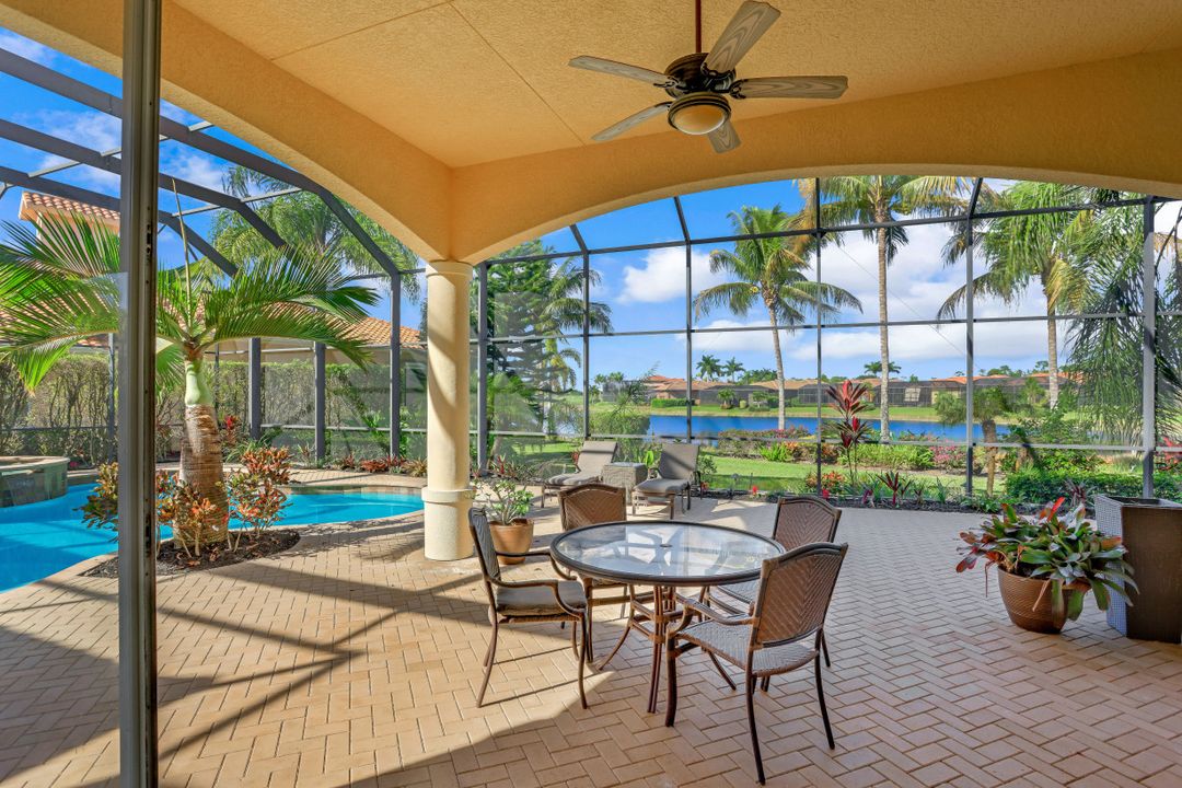 7417 Treeline Dr, Naples, FL 34119