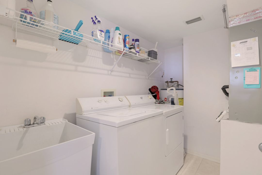 285 Naples Cove Dr #1604, Naples, FL 34110