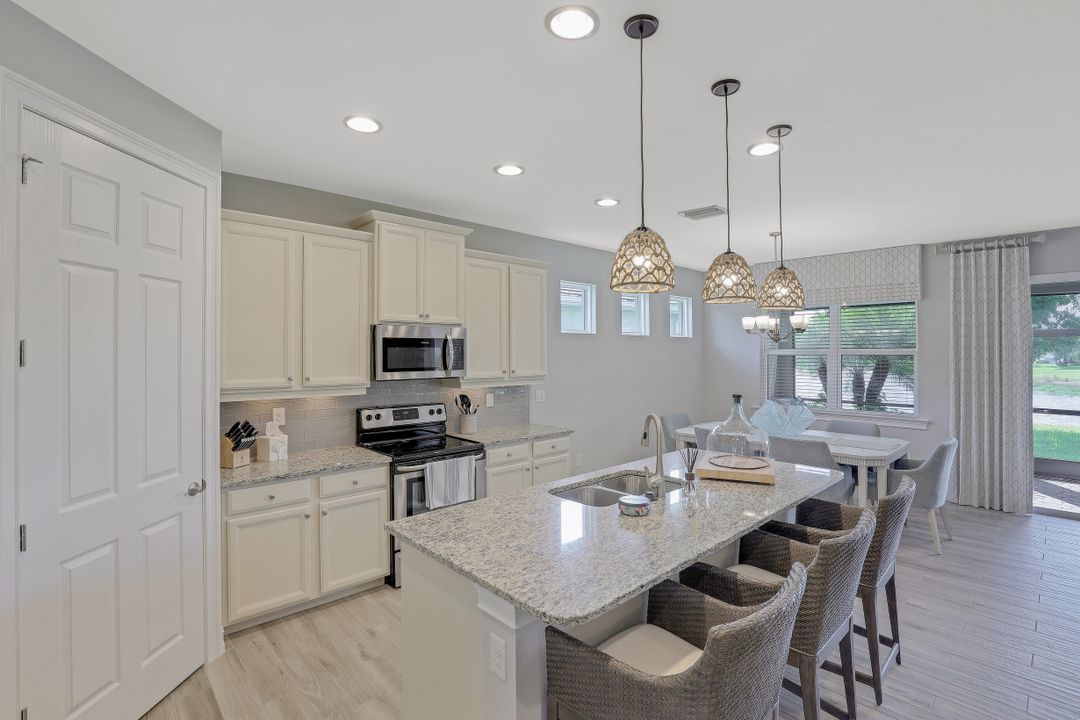 14664 Topsail Dr, Naples, FL 34114