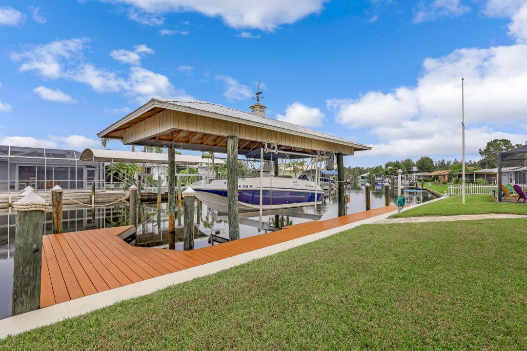 3668 Clipper Ln, Saint James City, FL 33956