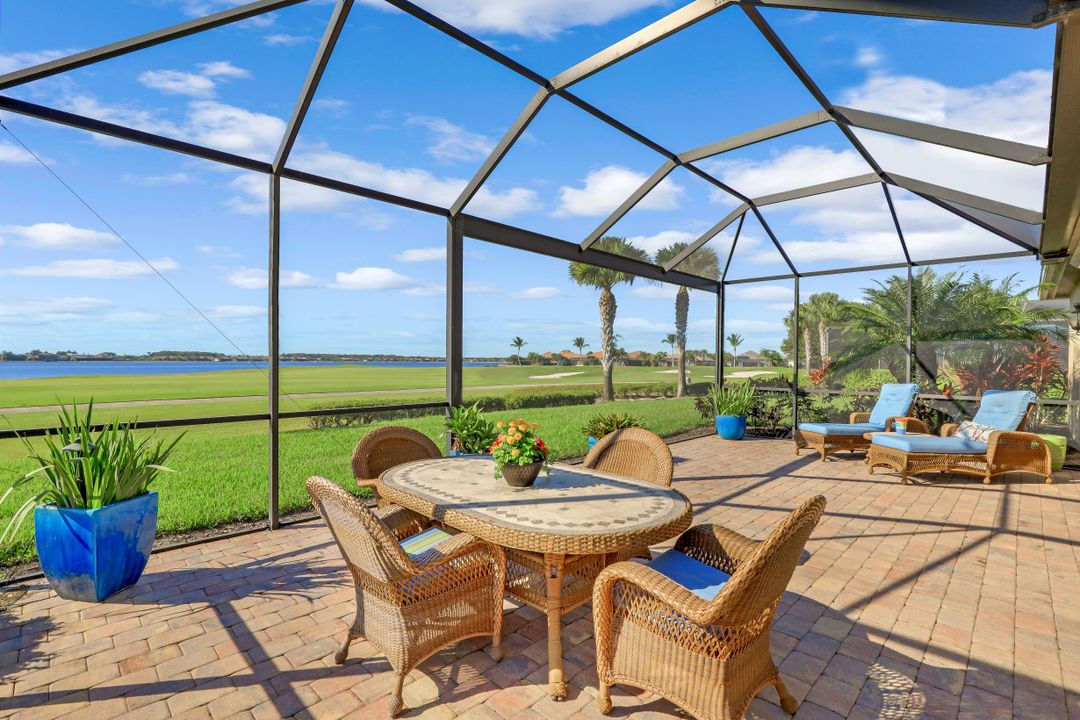 9005 Quarry Dr, Naples, FL 34120