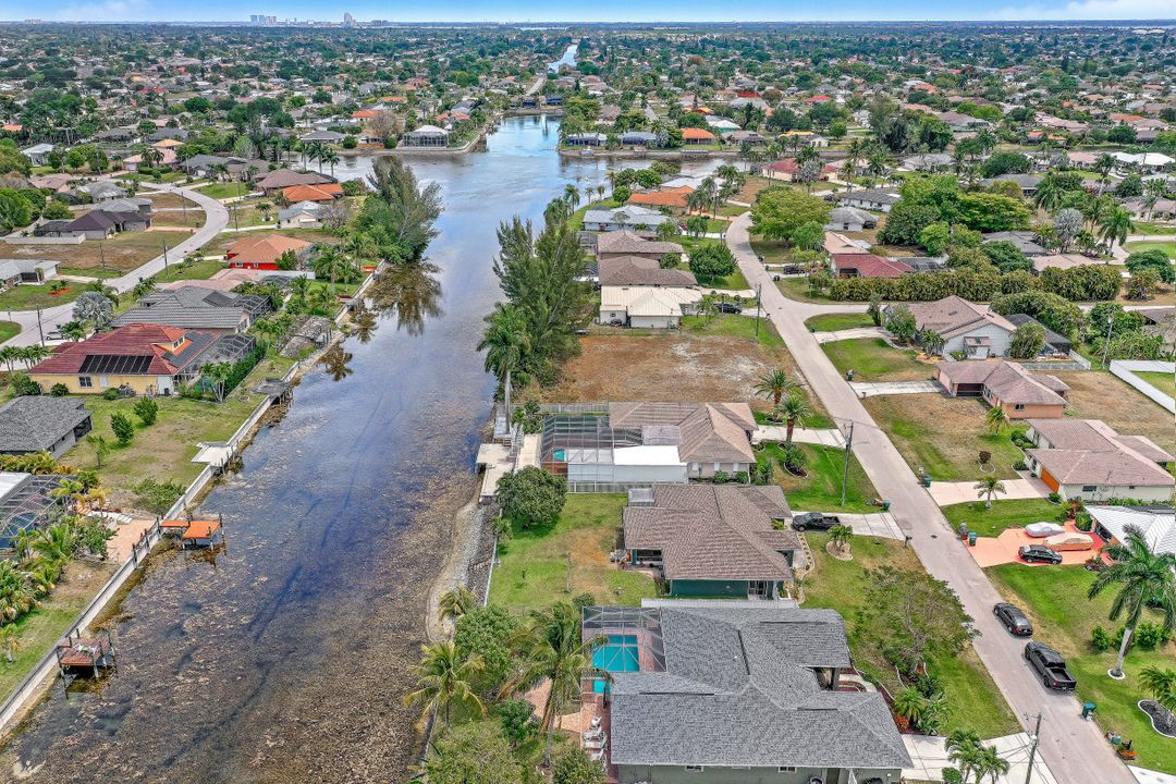 415 SE 17th St, Cape Coral, FL 33990