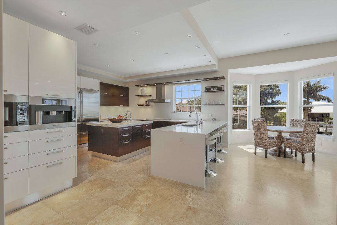 390 Seabee Ave, Naples, FL 34108