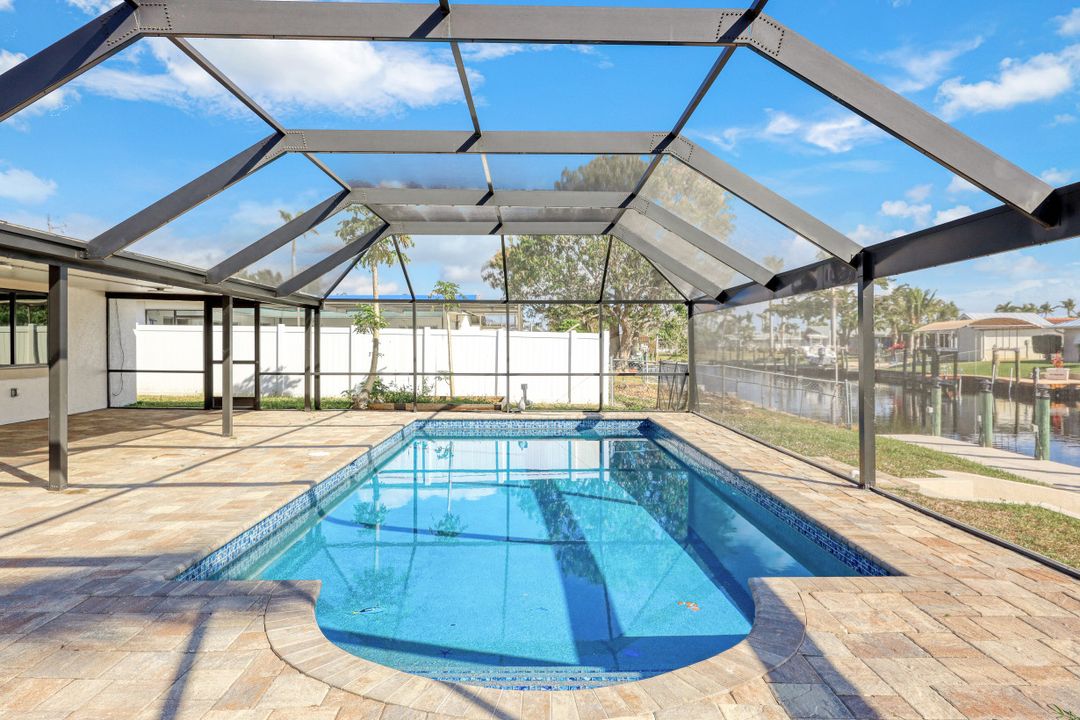 5243 SW 3rd Ave, Cape Coral, FL 33914