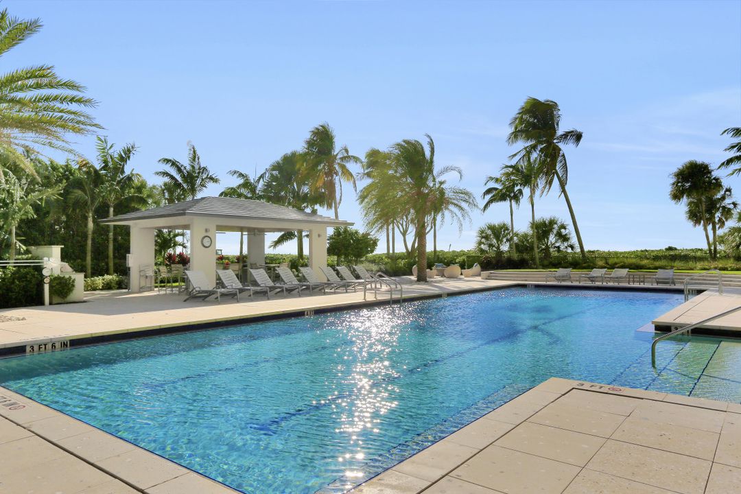 4051 Gulf Shore Blvd N #1101, Naples, FL 34103